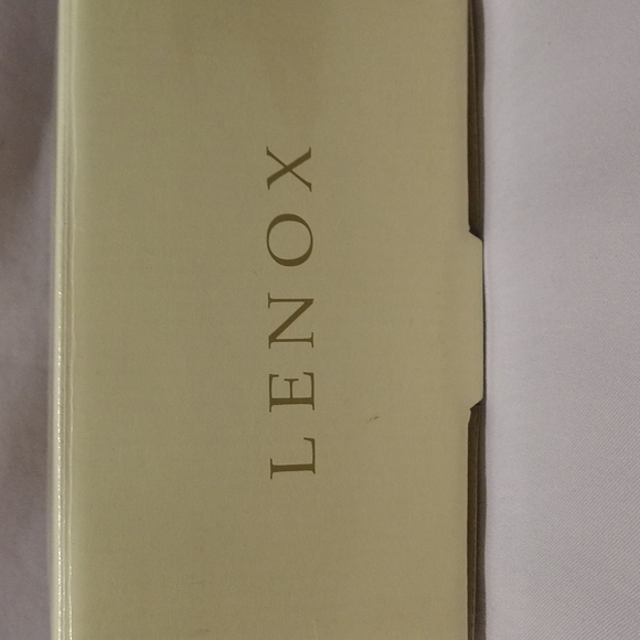 Lenox Round Picture Frame - Picture 4 of 4